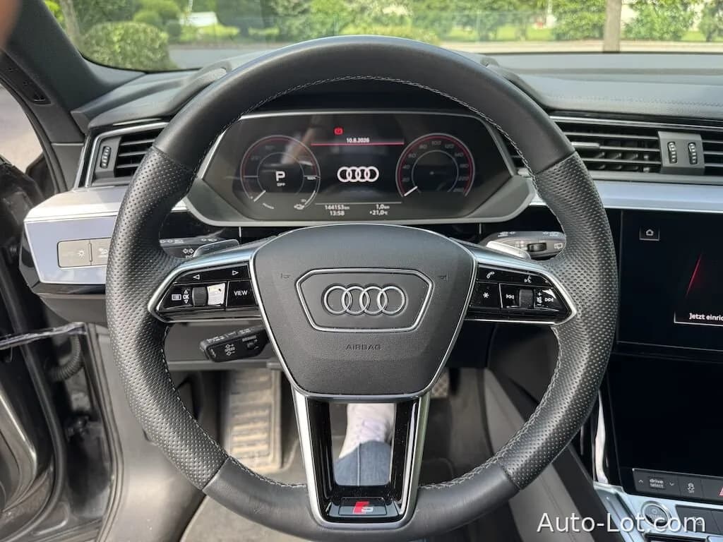 Audi e-tron 55 qu - фото 9