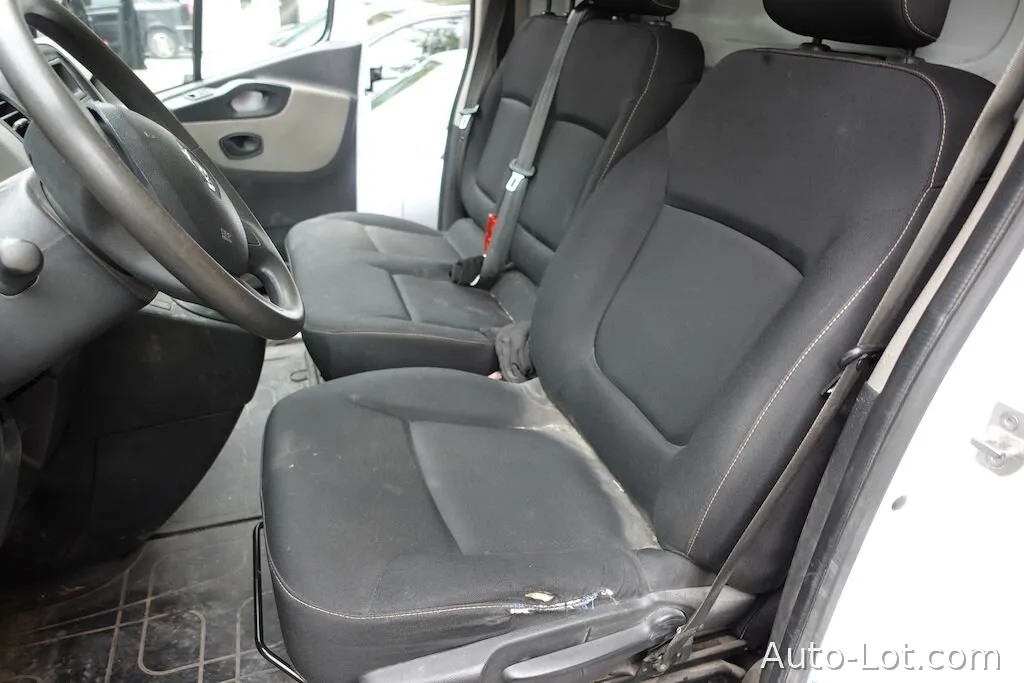 RENAULT Trafic dCi95 2.7 Access - фото 13