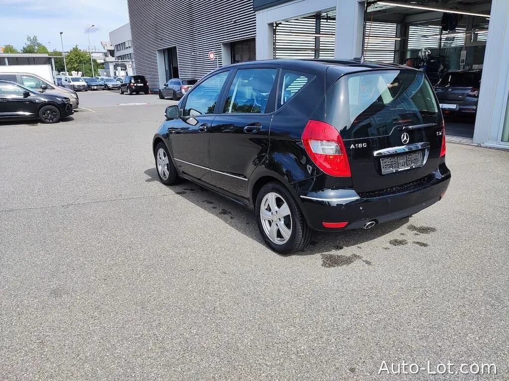 Mercedes Benz A 180 - фото 3