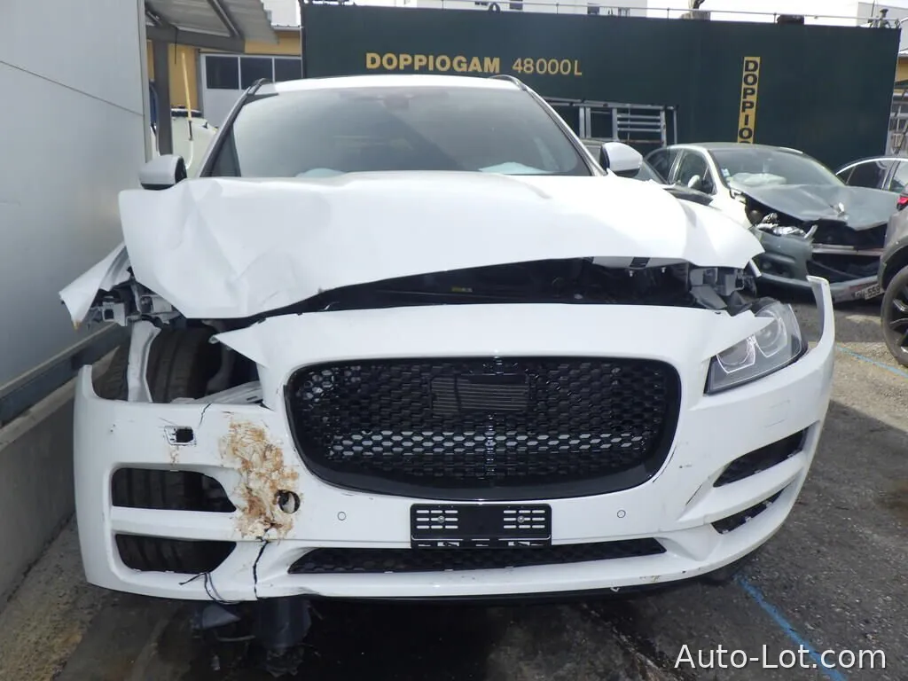 JAGUAR F-Pace 25d Prestige Advantage AWD Automatik - фото 2