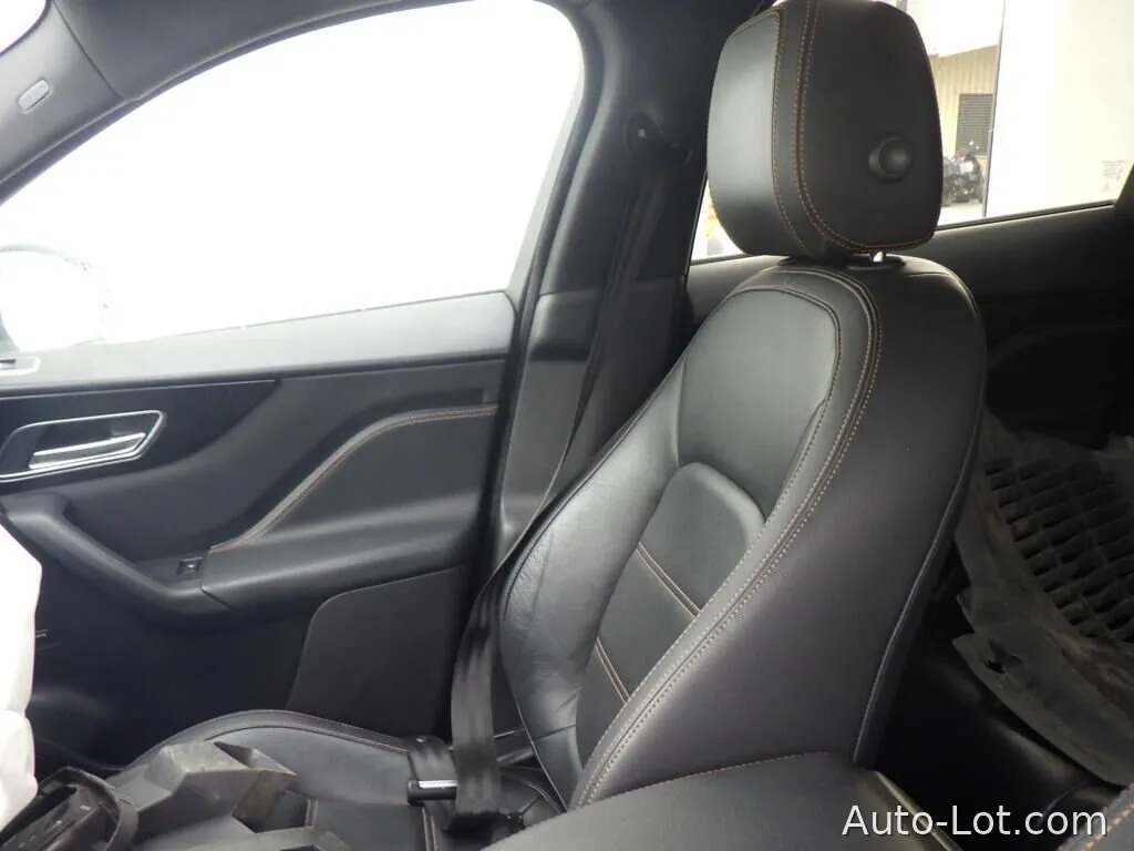 JAGUAR F-Pace 25d Prestige Advantage AWD Automatik - фото 29