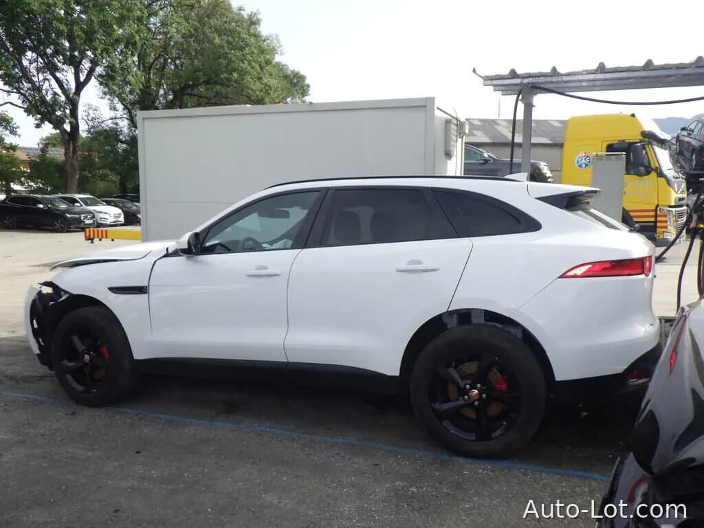 JAGUAR F-Pace 25d Prestige Advantage AWD Automatik - фото 6