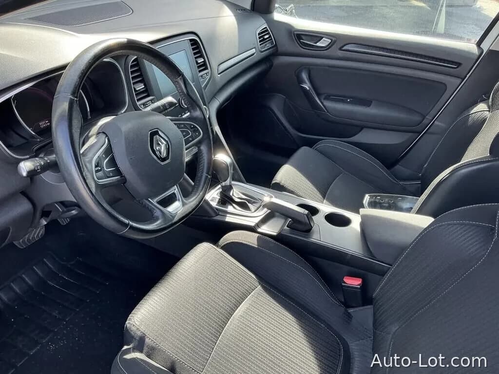 Renault Mégane - фото 11