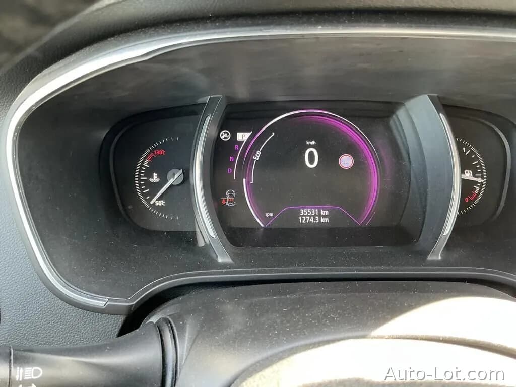 Renault Mégane - фото 12