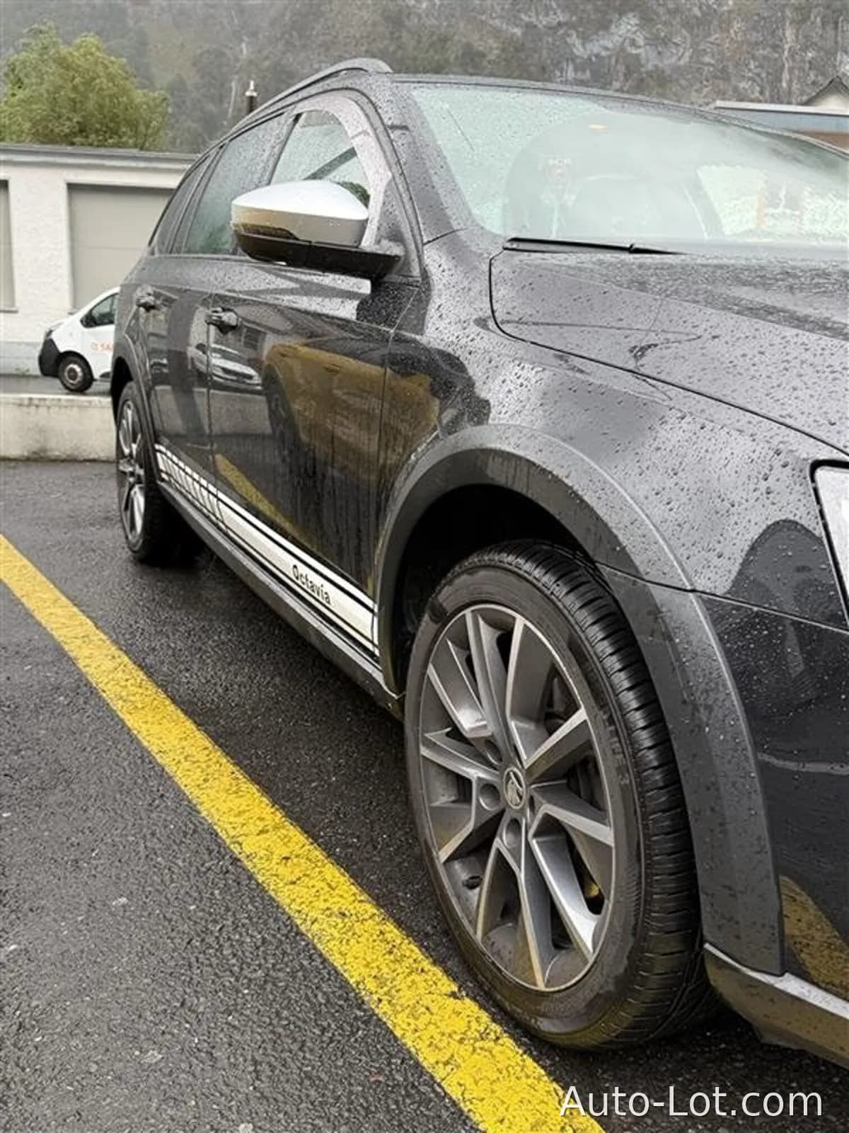 SKODA Octavia - фото 3