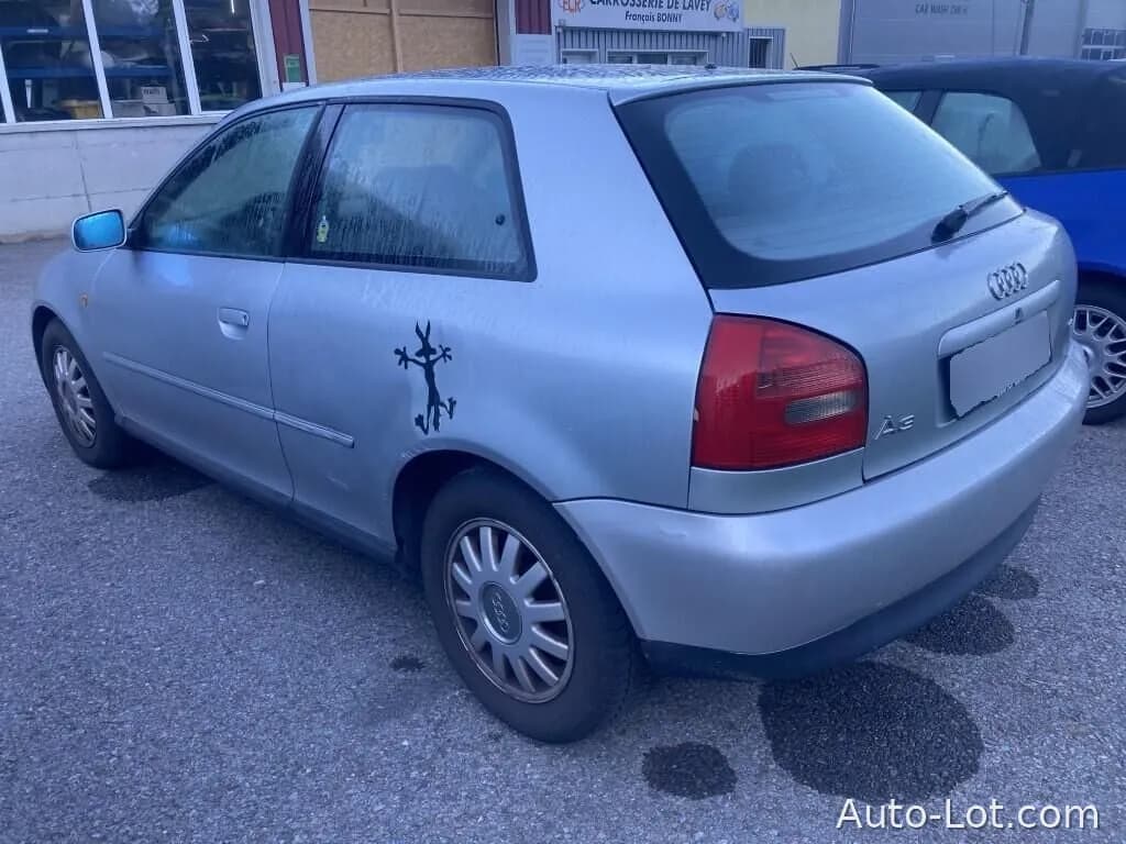 Audi A3 1.8 - фото 6