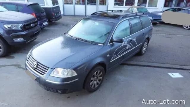 VW Passat Variant 1.8T Stationswagen - фото 1