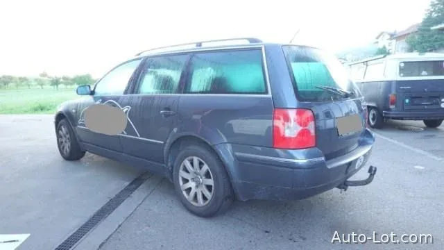 VW Passat Variant 1.8T Stationswagen - фото 4