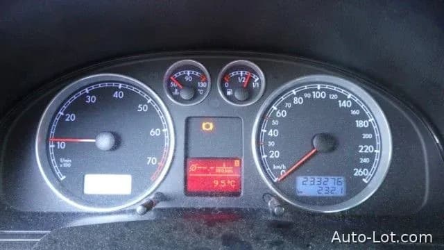 VW Passat Variant 1.8T Stationswagen - фото 8
