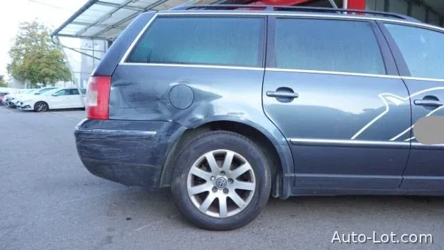 VW Passat Variant 1.8T Stationswagen - фото 10