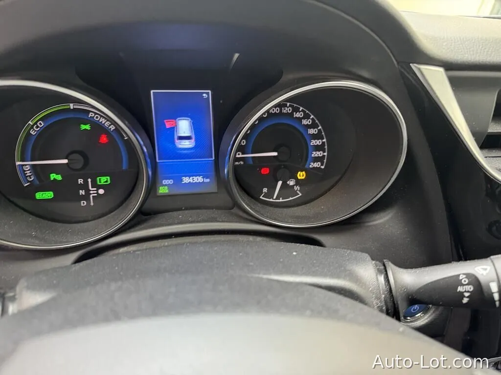 Toyota Auris Touring Sports - фото 11